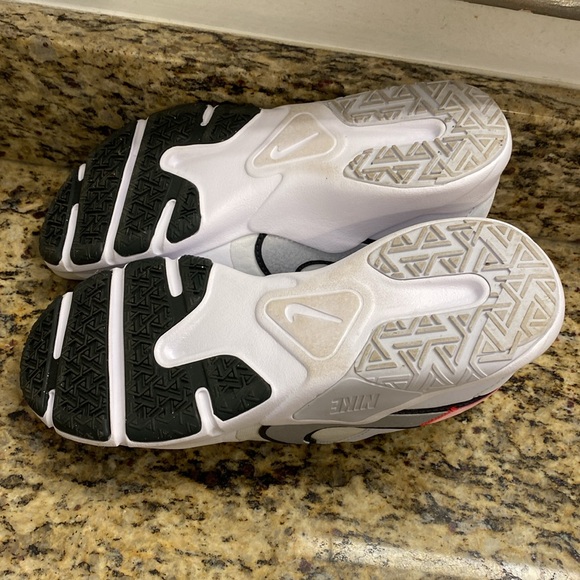 Nike gym shoes size 7.5 - Picture 6 of 7
